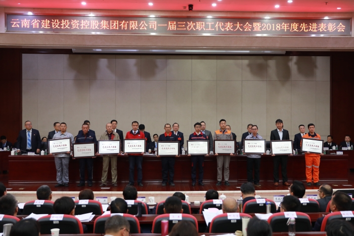 1549069691292917.jpg ±íÑïÓÅÐã°à×é.jpg