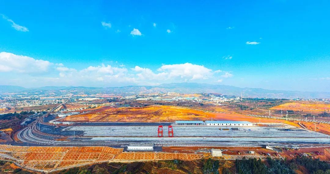 1672712383861817.jpg 2022-12-29-ÔÆÄÏÊ¡×î´óÌú·רÓÃÏß¡ª¡ªÏéÔÆ²Æ²úÌú·רÓÃÏß¿ªÍ¨ÔËÓª.jpg